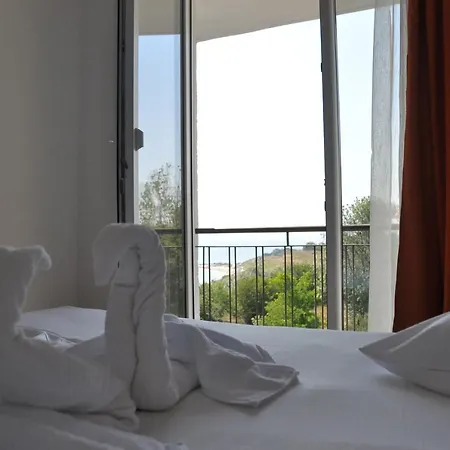 Cosmos Hotel 2*