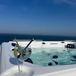 Hotel Cosmos 2*