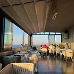 Cosmos Hotel 2*