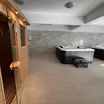 Hotel Cosmos