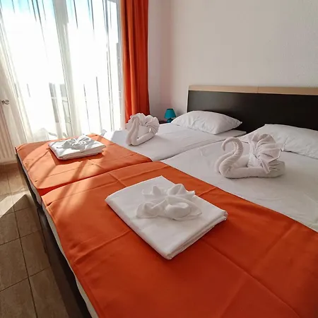Cosmos Hotel 2*