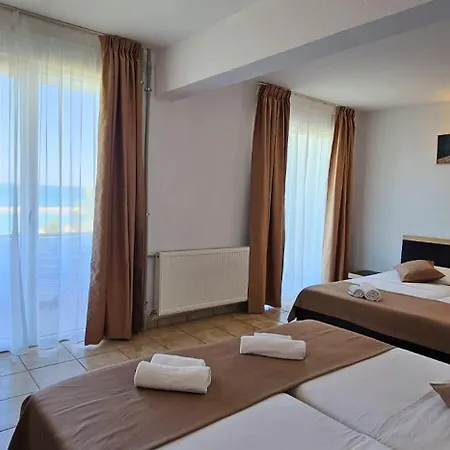 Cosmos ホテル エフォリエ・スド